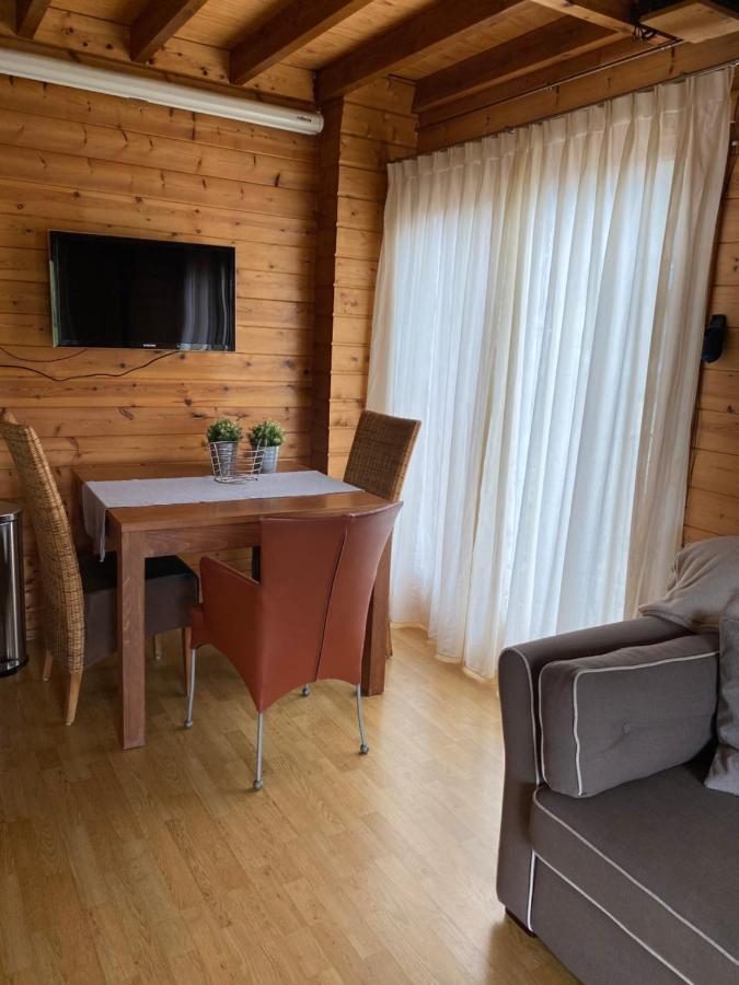 Villa Chalet La Meuse à Maaseik Extérieur photo